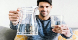 ব্যস্ততায় পানি খাওয়ার অভ্যাস গড়ে তুলবেন যেভাবে